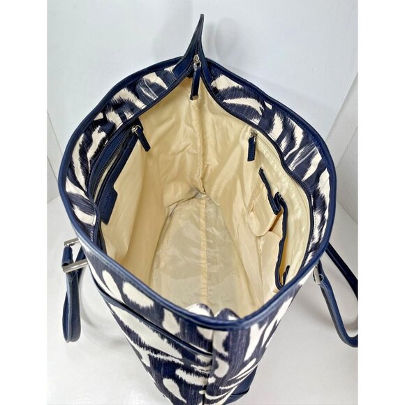 Calvin Klein Blue and White Geometric Print Lightweight Zip Synthetic XL Tote - Picture 4 of 16